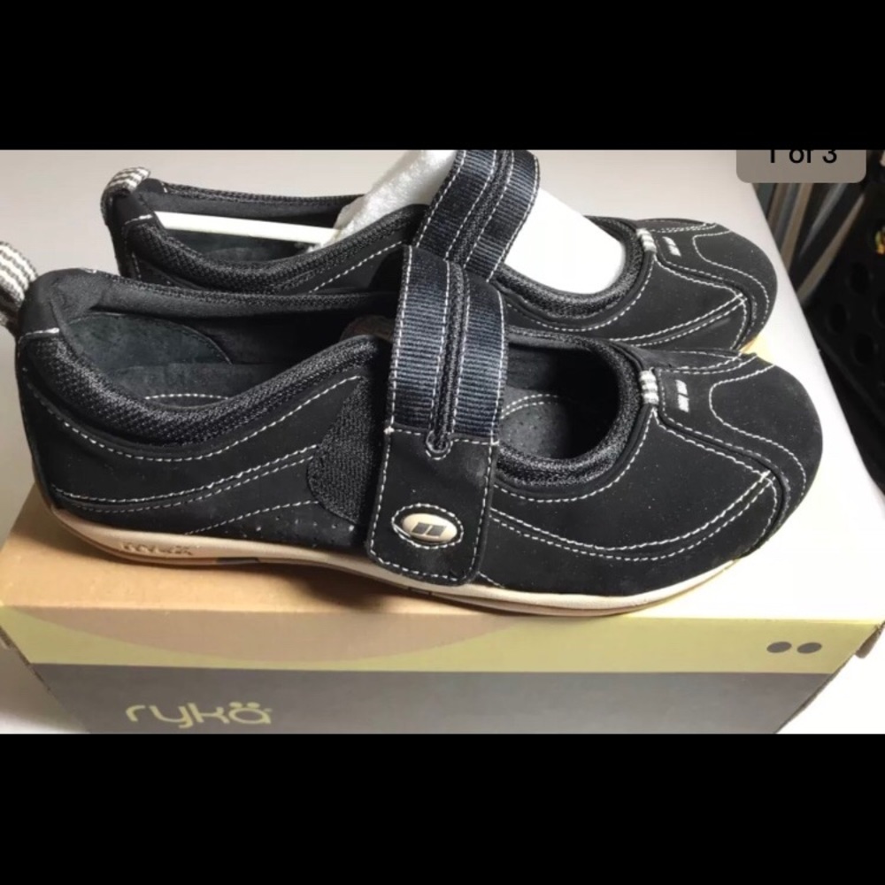 NIB RYKA brand women’s black tennis running shoes